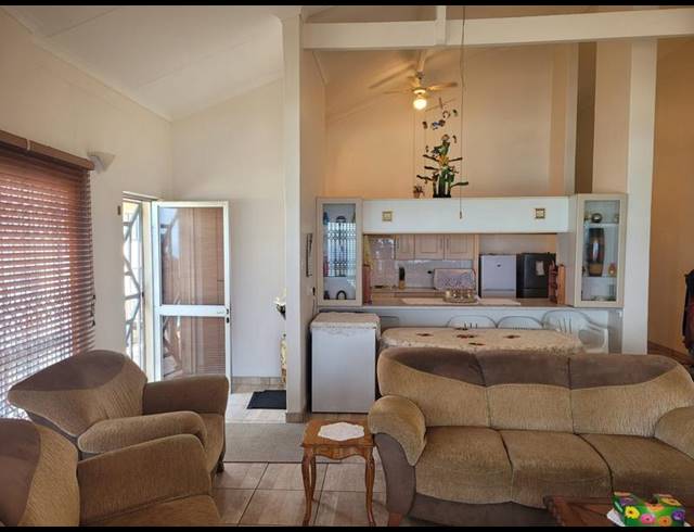 3 BEDROOM PROPERTY TO RENT IN UVONGO BEACH